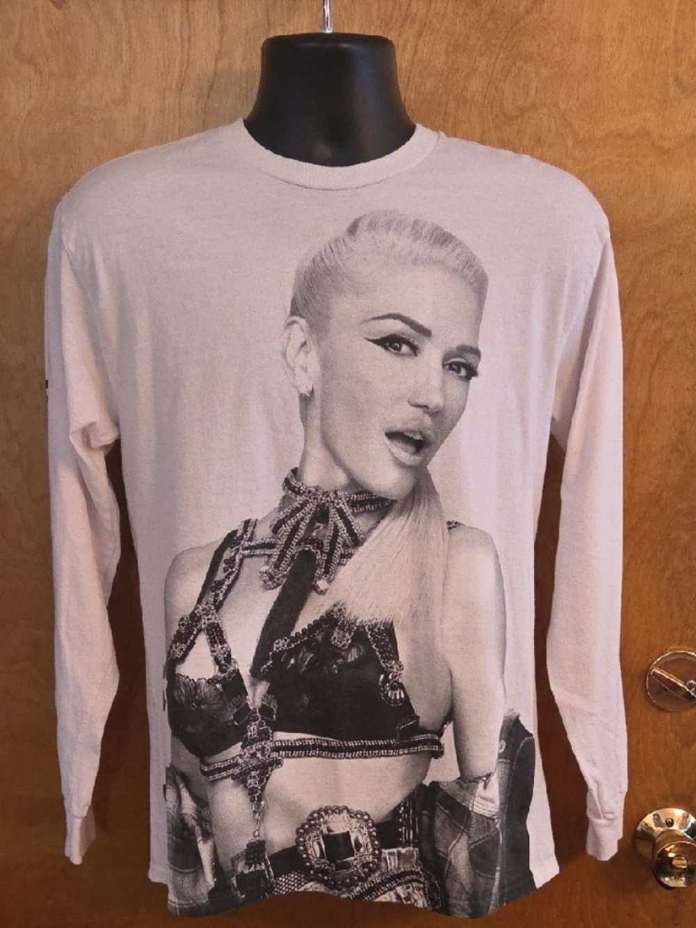 Rare International Gwen
Stefani Been Here For Years Long Sleeve Shirt Size Med